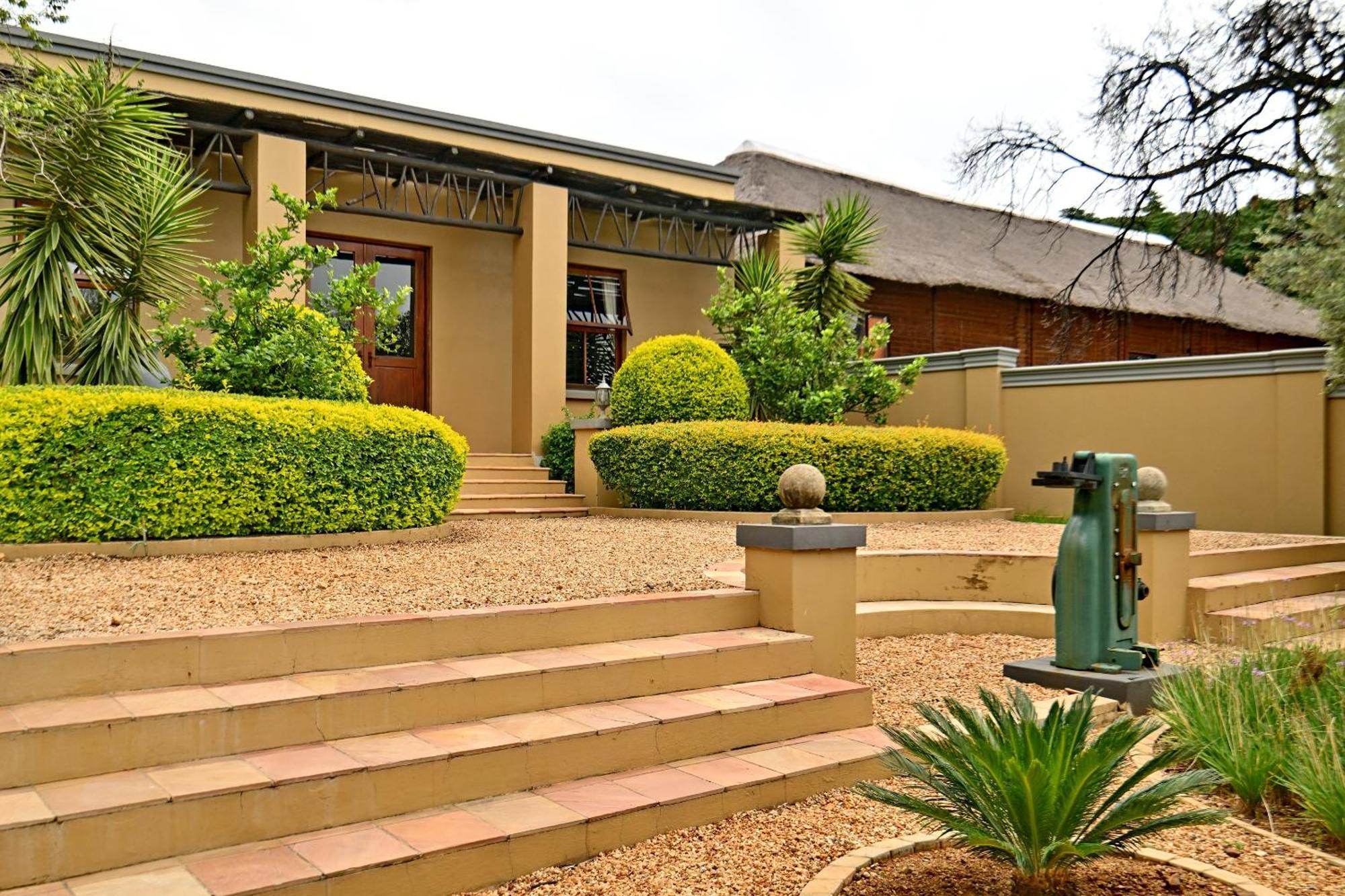 Black Eagle Hotel & Spa Roodepoort Exterior foto
